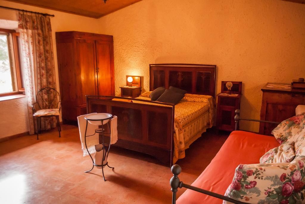Fattoria Dei Cavalieri Lägenhet Sovana Rum bild